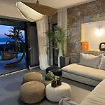 Villa The Nine Graces- Liv, Stunning Views, Pool *
