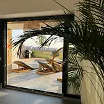 Villa The Nine Graces- Liv, Stunning Views, Pool