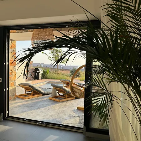 Villa The Nine Graces- Liv, Stunning Views, Pool