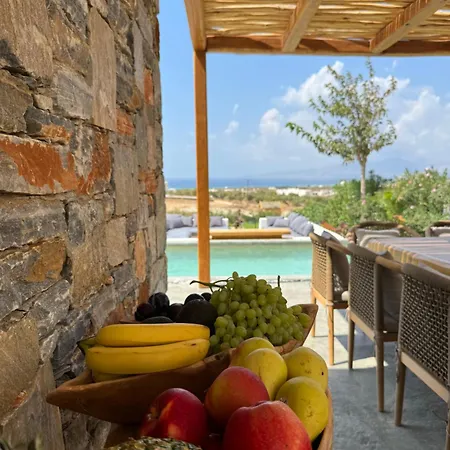 Villa The Nine Graces- Liv, Stunning Views, Pool