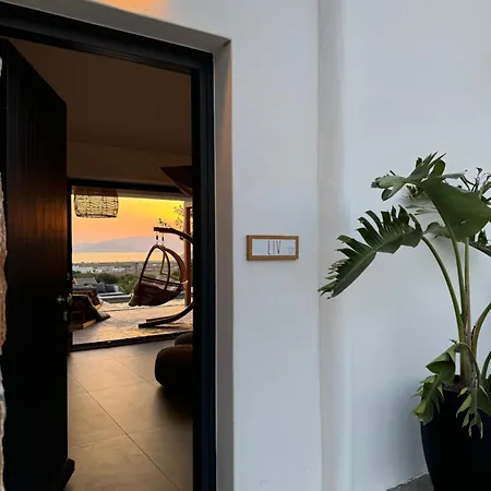 The Nine Graces- Liv, Stunning Views, Pool Villa *