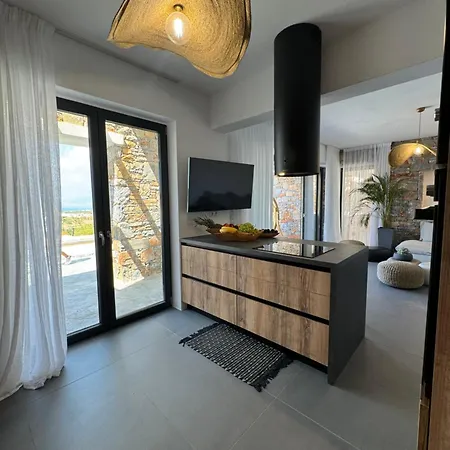 Villa The Nine Graces- Liv, Stunning Views, Pool *