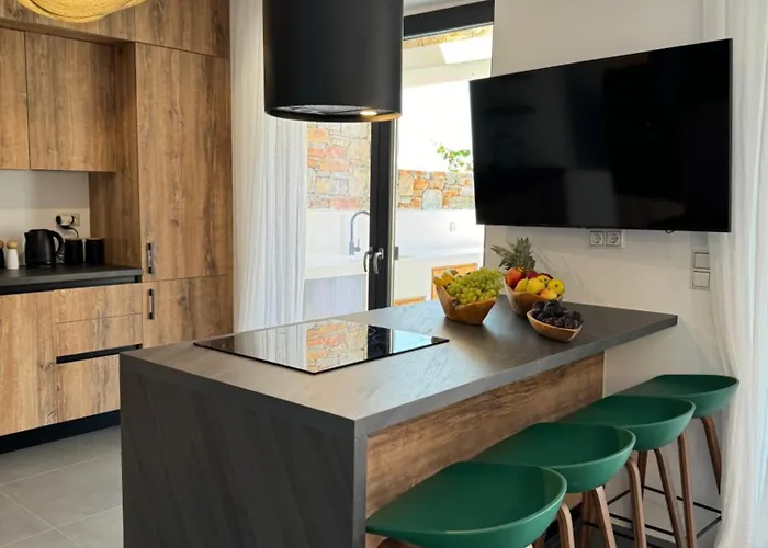 The Nine Graces- Villa Liv, Stunning Views, Pool Villa