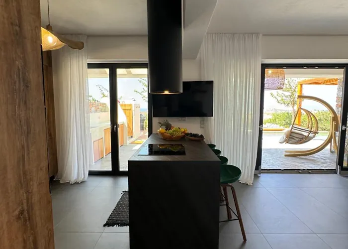 The Nine Graces- Villa Liv, Stunning Views, Pool Villa